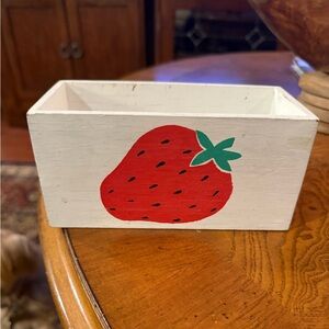 Vintage rustic country white wooden strawberry box flowers 6” x 2 3/4”